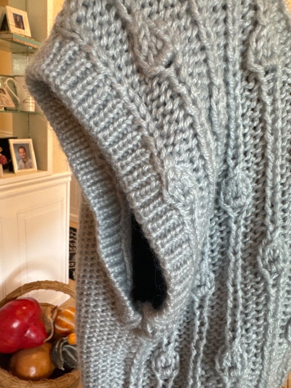 VTG Hand-Knitted Country Craft Oversized Chunky Knit Cable Sweater Vest Cottage - Picture 9 of 10